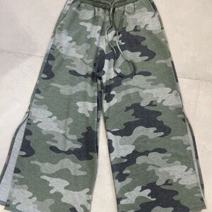 Three Bird Nest Camo Ankle-Length Wide Leg Pants in Green